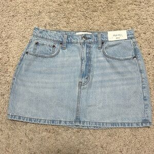 Abercrombie & Fitch High Rise Light Denim Skirt